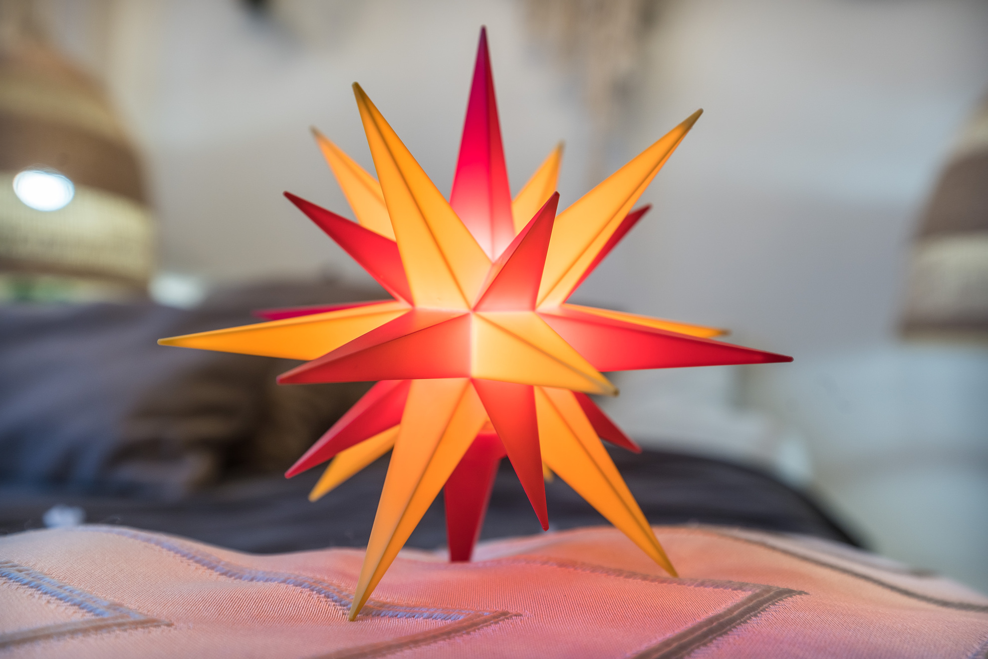 Светодиодная мини-звезда, 13 см, жёлто-красная